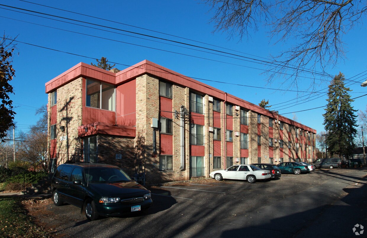 3640 42nd St E - 3620 42nd St E