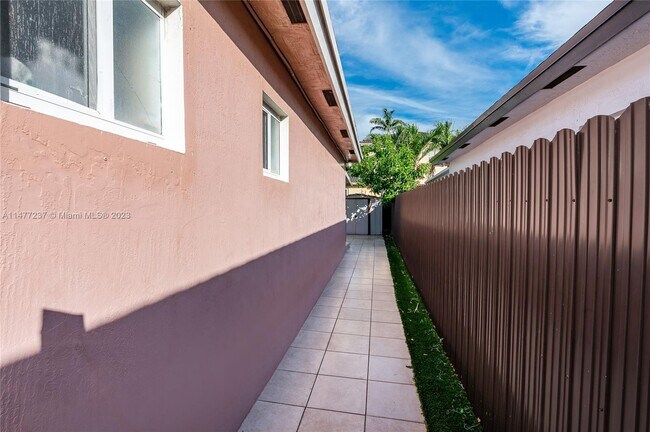 Foto del edificio - 1513 SW 2nd Ct