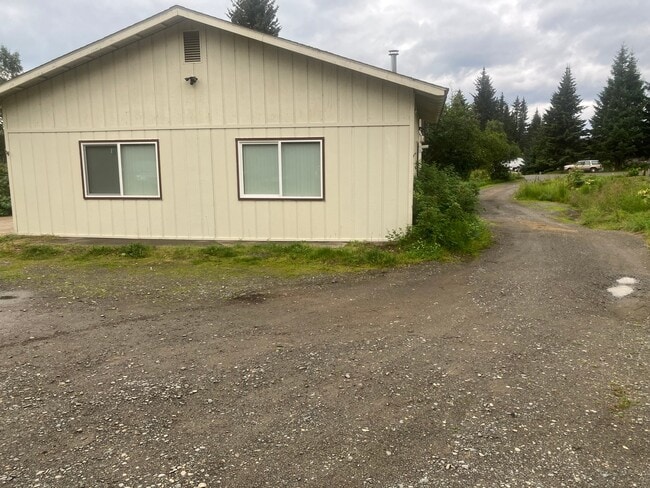 Building Photo - 2520 Hillview Pl