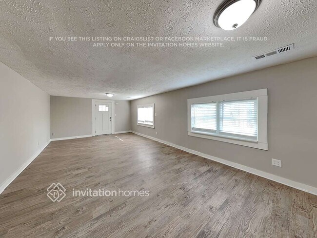 Foto del edificio - 547 Rustic Rd