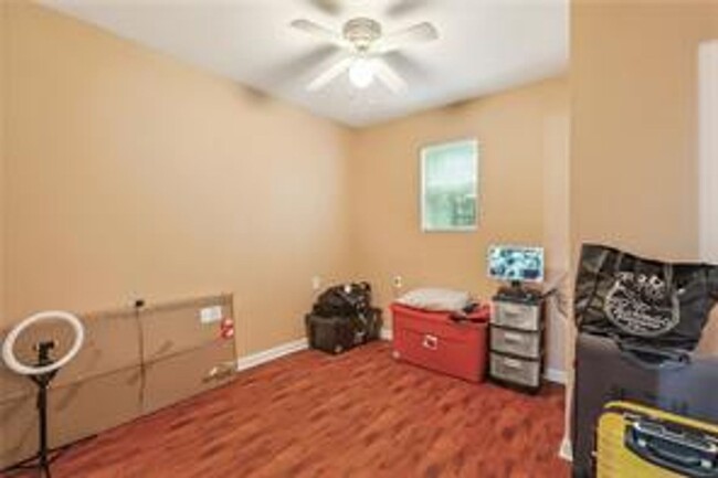 Building Photo - Beautiful Gentilly home!