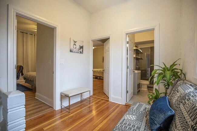 Foto del edificio - 2052 N Halsted St