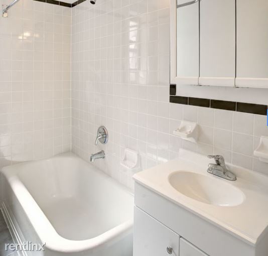 Primary Photo - 275 E 201st St