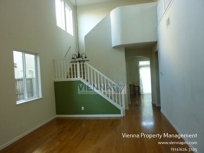 Building Photo - Beautiful Home in West Sacramento!