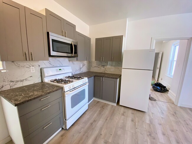 Kitchen - 391 Maxwell St