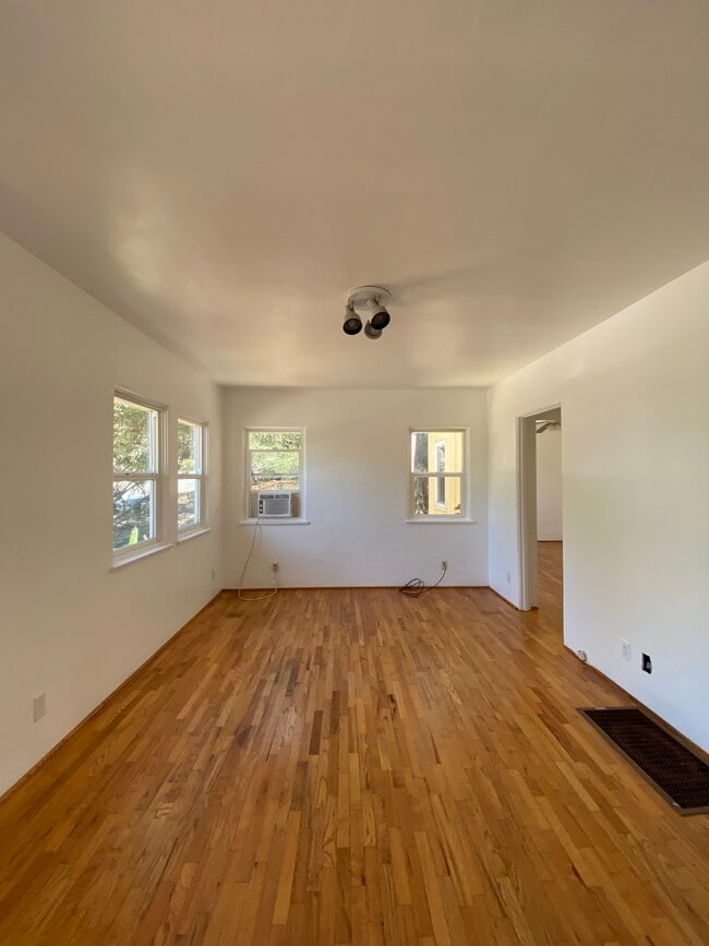 10204 Fairgrove Ave, Tujunga, CA 91042 House Rental in Tujunga, CA