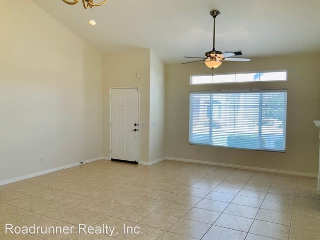 Foto del edificio - 3 br, 3 bath House - 7481 Via Real Ln