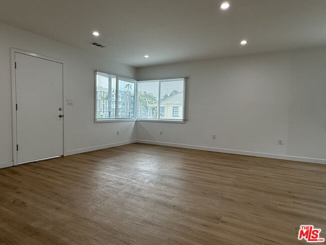 Building Photo - 11500 Riverside Dr