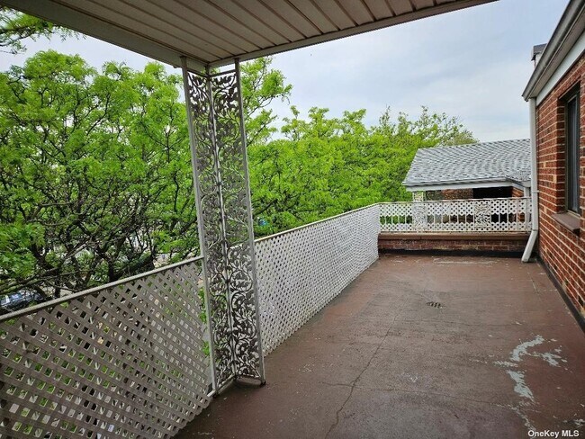 Foto del edificio - 135-35 Lefferts Blvd