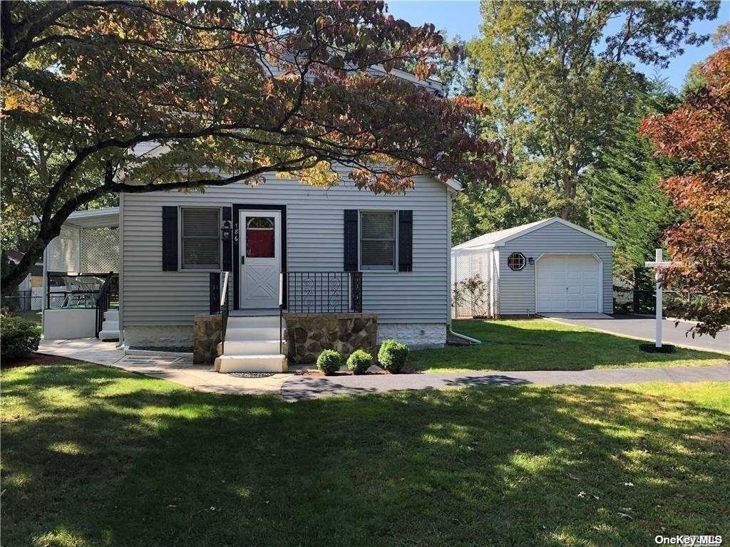 186 Jefferson Ave, Saint James, NY 11780 House Rental in Saint James