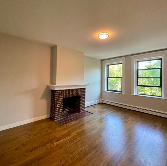 11 Stearns Rd, Brookline, MA 02446 Condo for Rent in Brookline, MA