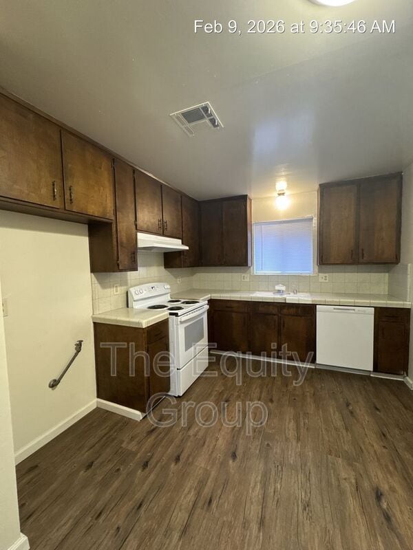 Foto del edificio - 3507 W Colonial Ave