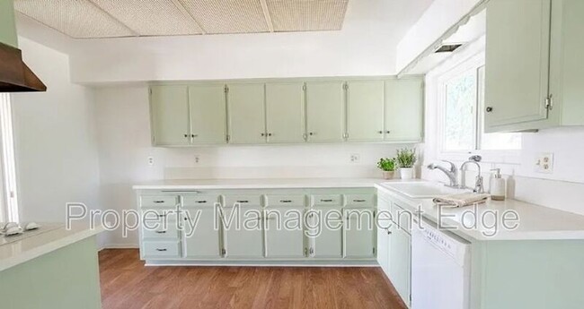 Building Photo - 27077 El Rancho Dr