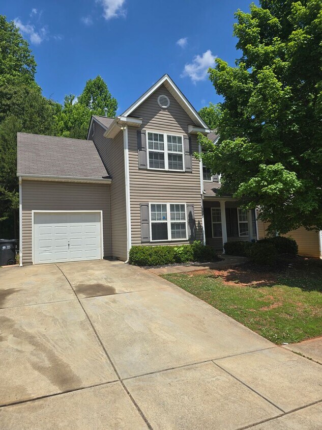 Primary Photo - Located in Parkers Xing a home with 4BR/2....