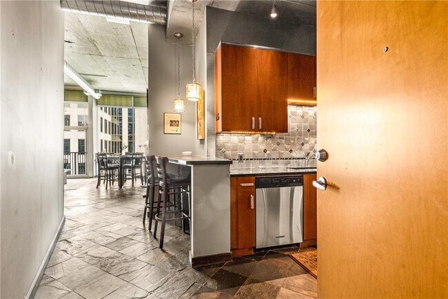 Foto del edificio - 943 Peachtree St NE