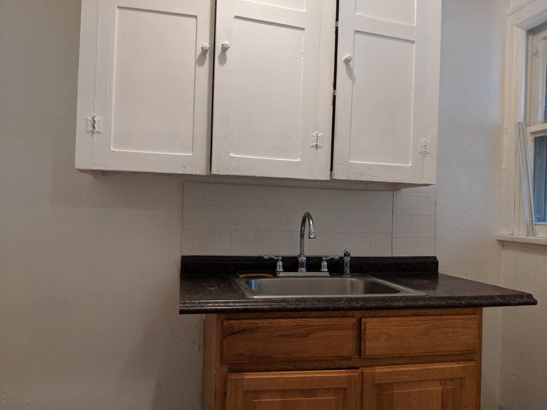 Foto principal - 224 Irving St