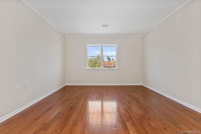 Foto del edificio - 160 Lakeview Ave