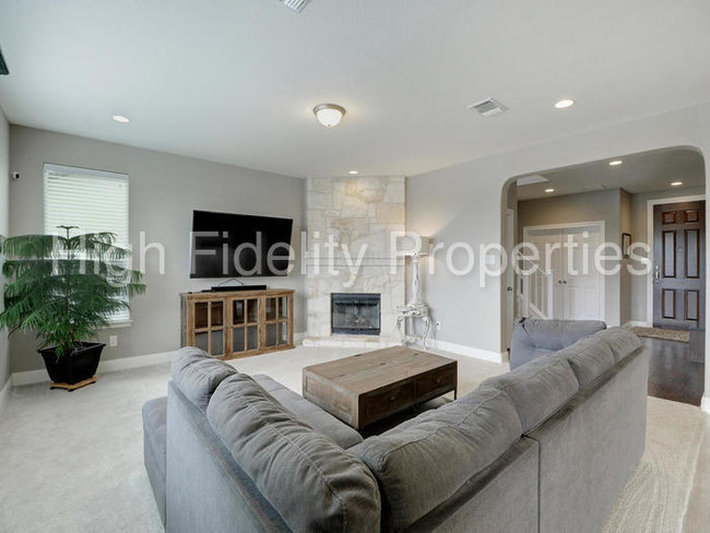 Building Photo - 1404 Bovina Dr