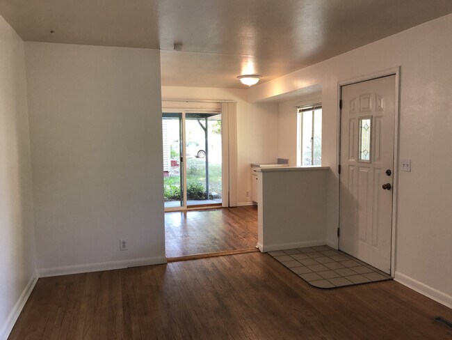 Foto del edificio - 1216 Lynwood Property