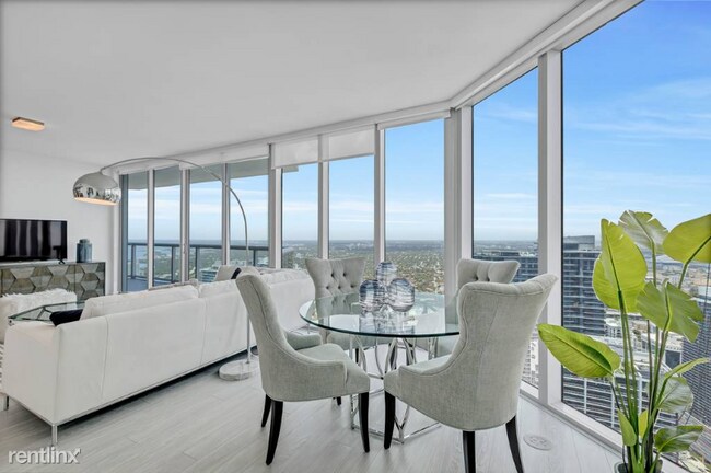 Foto del edificio - 2 br, 2 bath Condo - 1331 Brickell Bay Dr ...