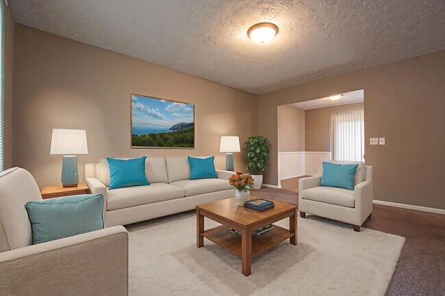 Building Photo - Split Entry 3 Bedroom / 1.5 Bath Home