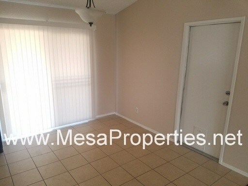 Building Photo - 3 Bedroom, 2 Bathroom Home in Victorville!
