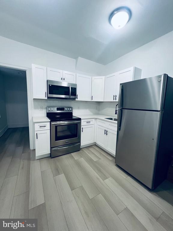 Foto principal - 133 S 61st St
