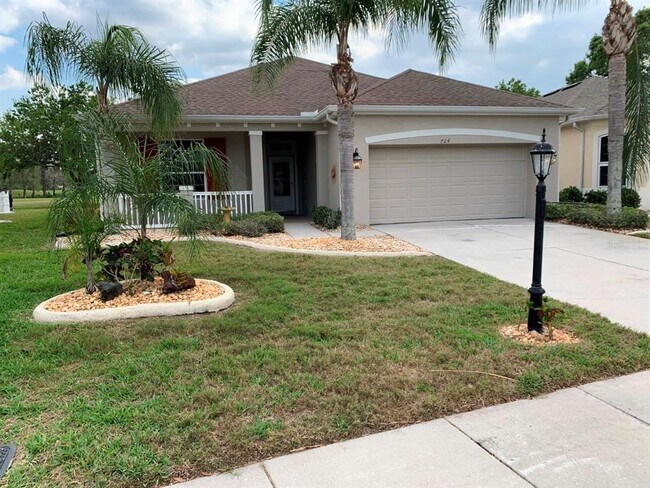 Building Photo - 724 Camellia Green Dr