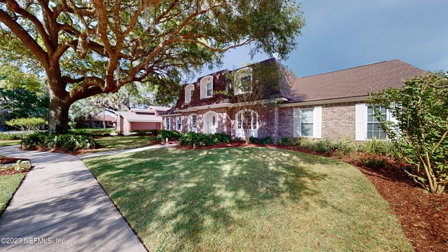 Building Photo - 4575 Oak Bay Dr