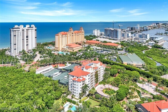 Foto del edificio - 8720 Bay Colony Dr
