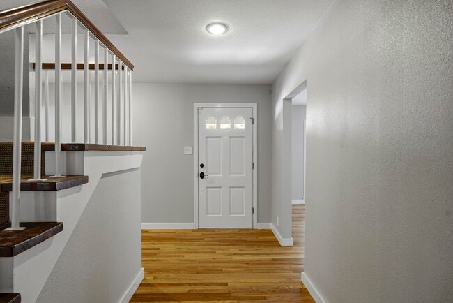Building Photo - 3206 Albin Dr