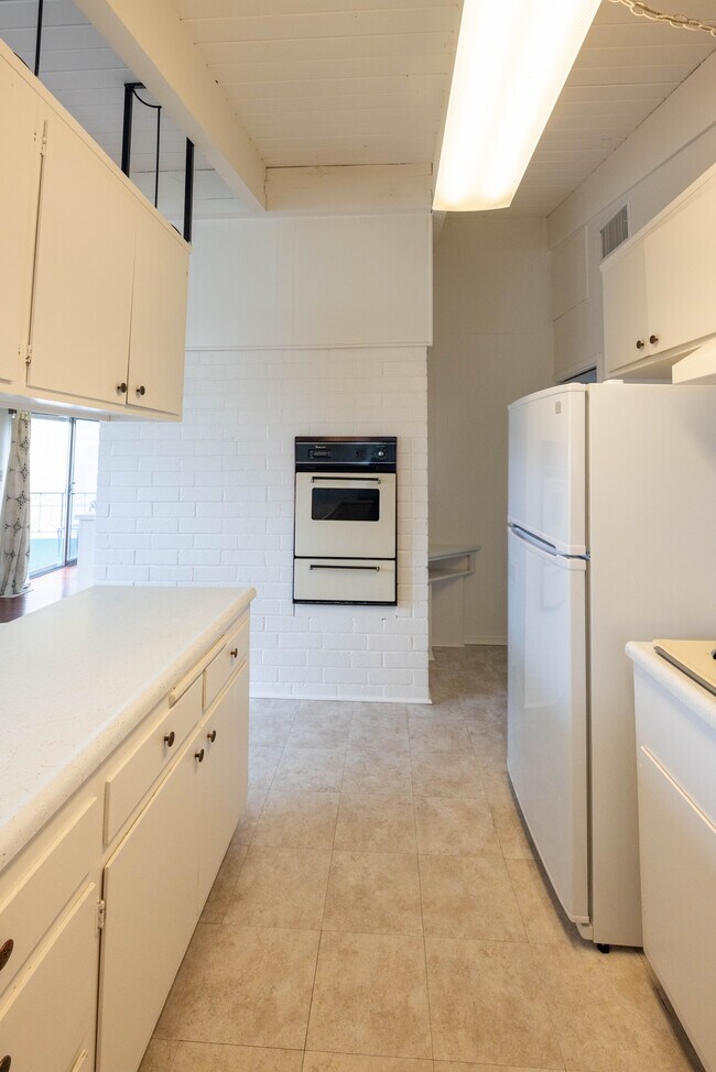 Building Photo - 5119 Irvington Ter