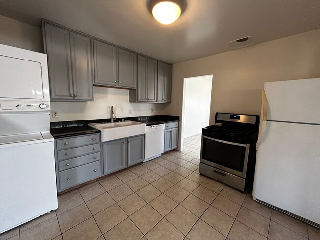 Building Photo - 3322-24 Clairemont Mesa Blvd