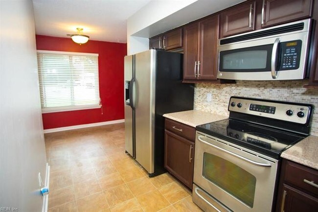 Foto del edificio - 4304 Silverleaf Dr