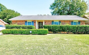 Building Photo - 709 Balfour Rd