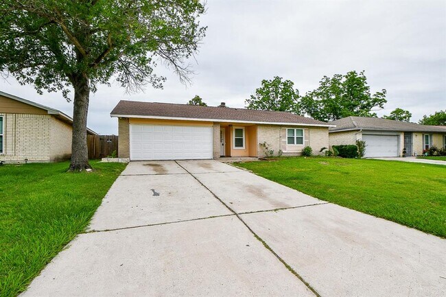 Foto del edificio - 2430 Ridge Hollow Dr