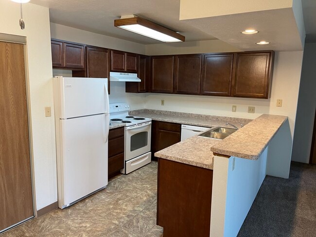 Building Photo - Heritage Village Apartments