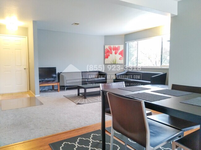 Building Photo - 5025 Valley Crest Dr