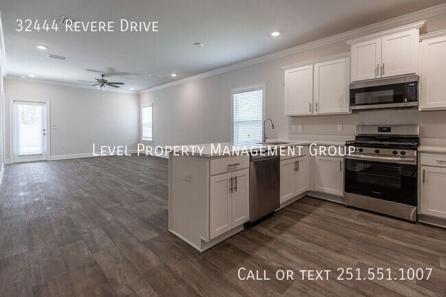 Building Photo - 32444 Revere Dr