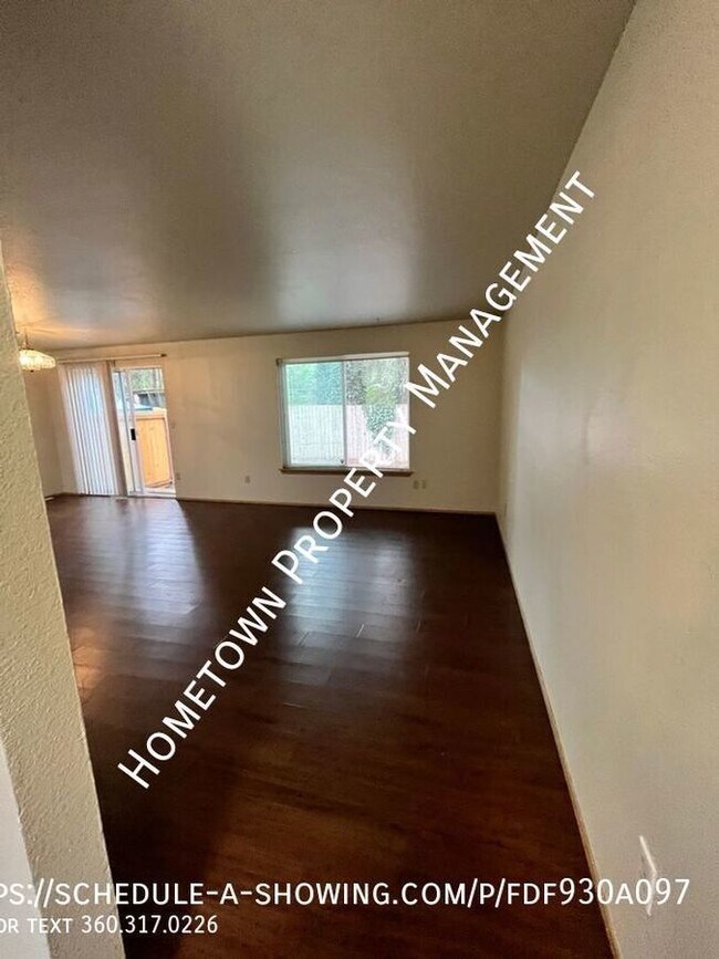 Foto del edificio - Two Story 3 Bedroom 2.5 Bath Home in The P...