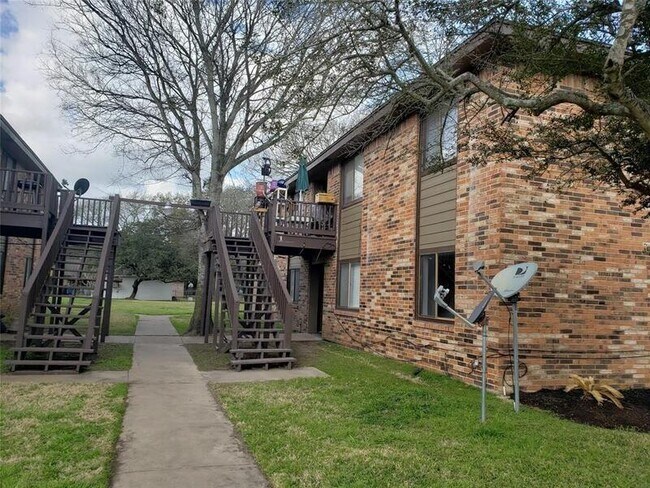 Building Photo - 2145 8th Street - 4