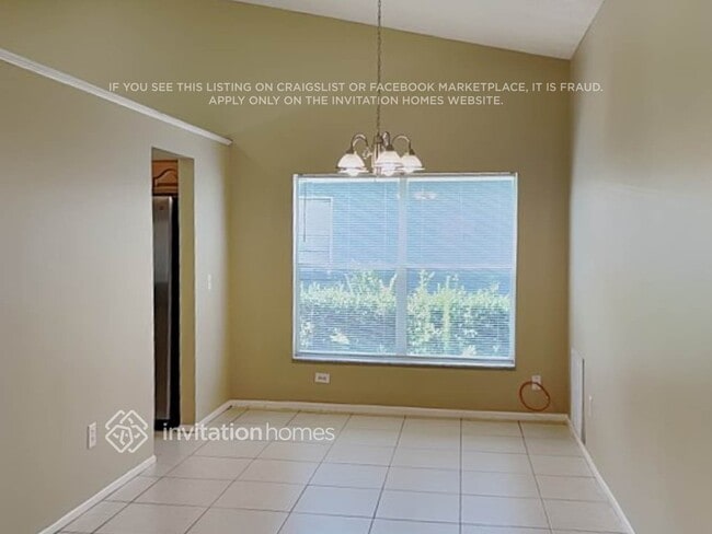 Foto del edificio - 12513 Belrose Ave