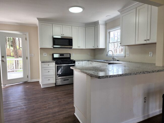 Foto del edificio - 2485 Zachary Woods Dr NW