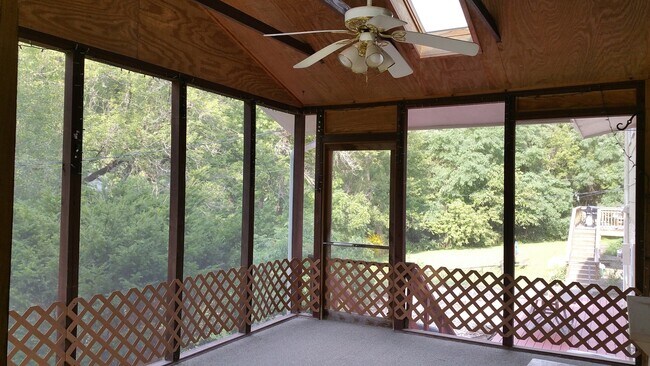 Building Photo - Available Fall 2024!!!  4 bedroom, 2 bath ...