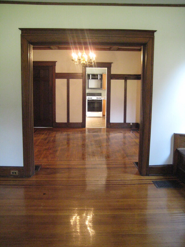 dining room/living room open floorplan - 3564 Outlook Ave