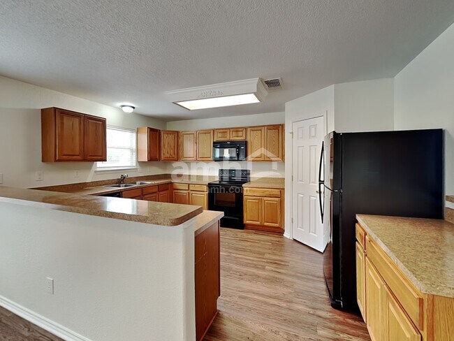 Foto del edificio - 2211 Colorado Bnd