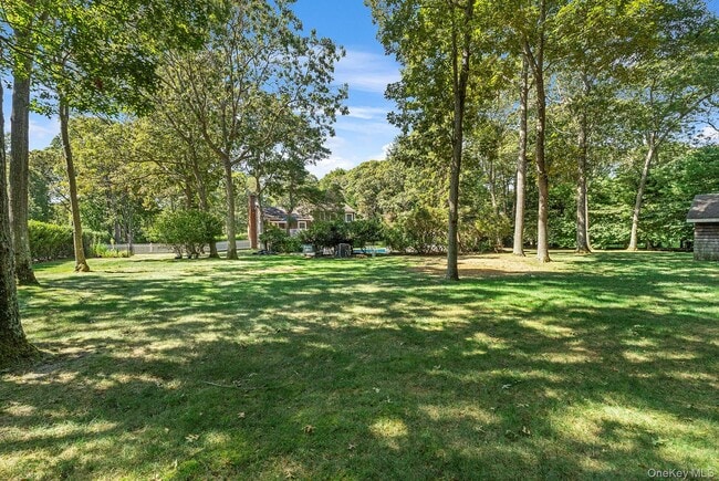Foto del edificio - 44 Midhampton Ave
