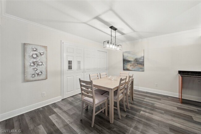 Building Photo - 545 Lake Louise Cir