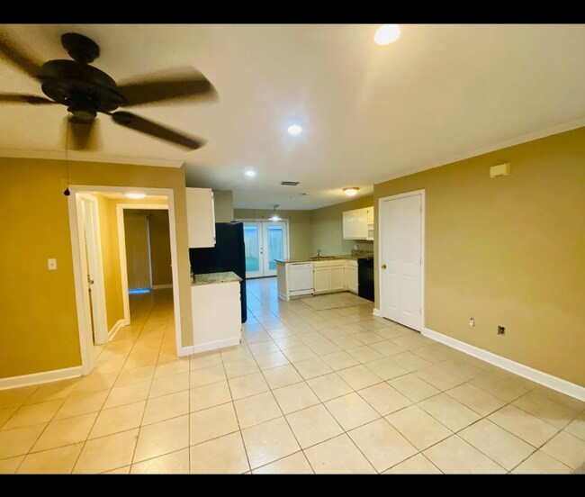 Foto del edificio - 2200 E 3rd St