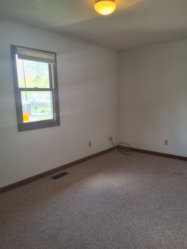 Building Photo - 4816 Pershing Ave